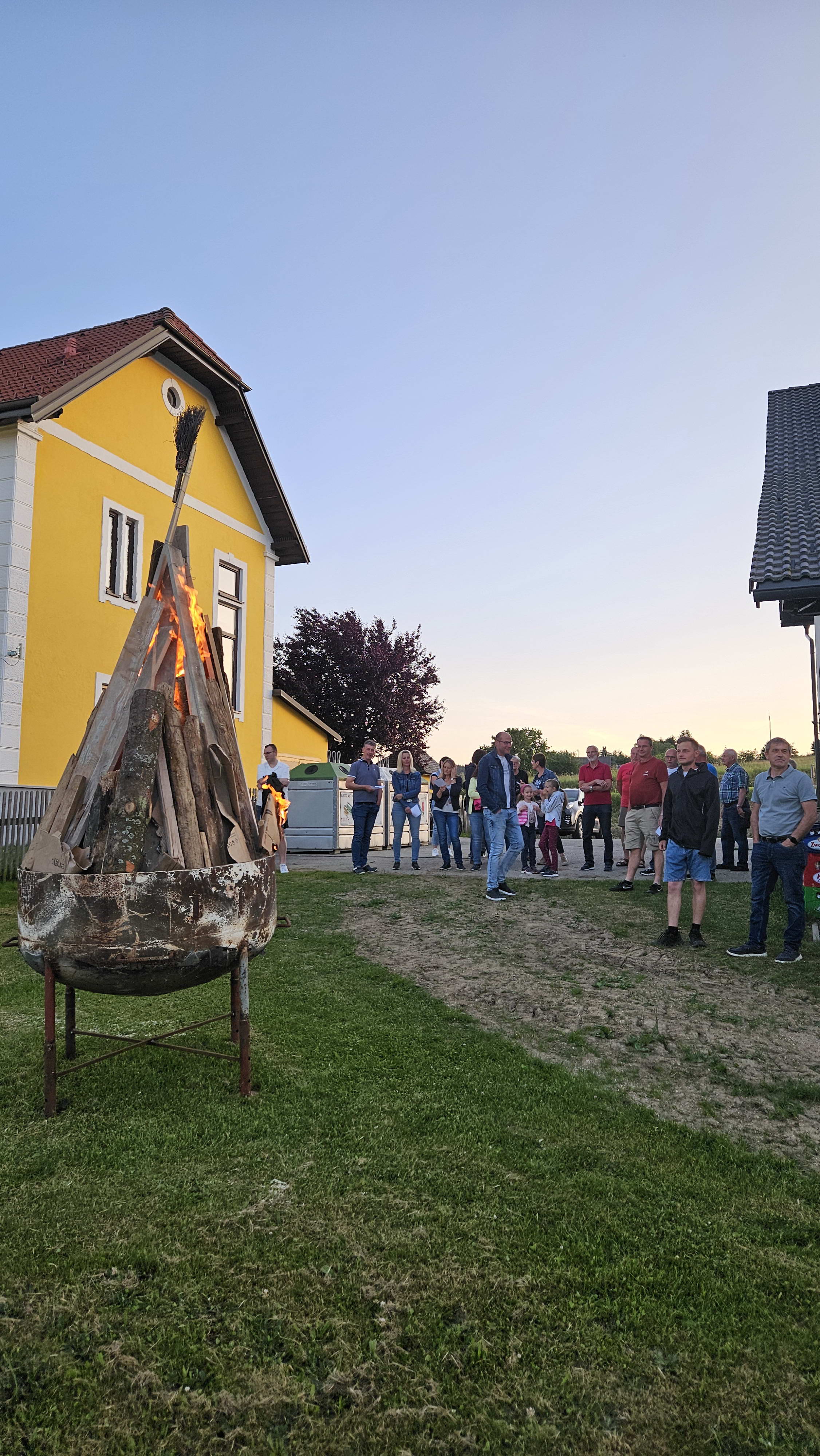 sonnwendfeuer_2025_10.jpg