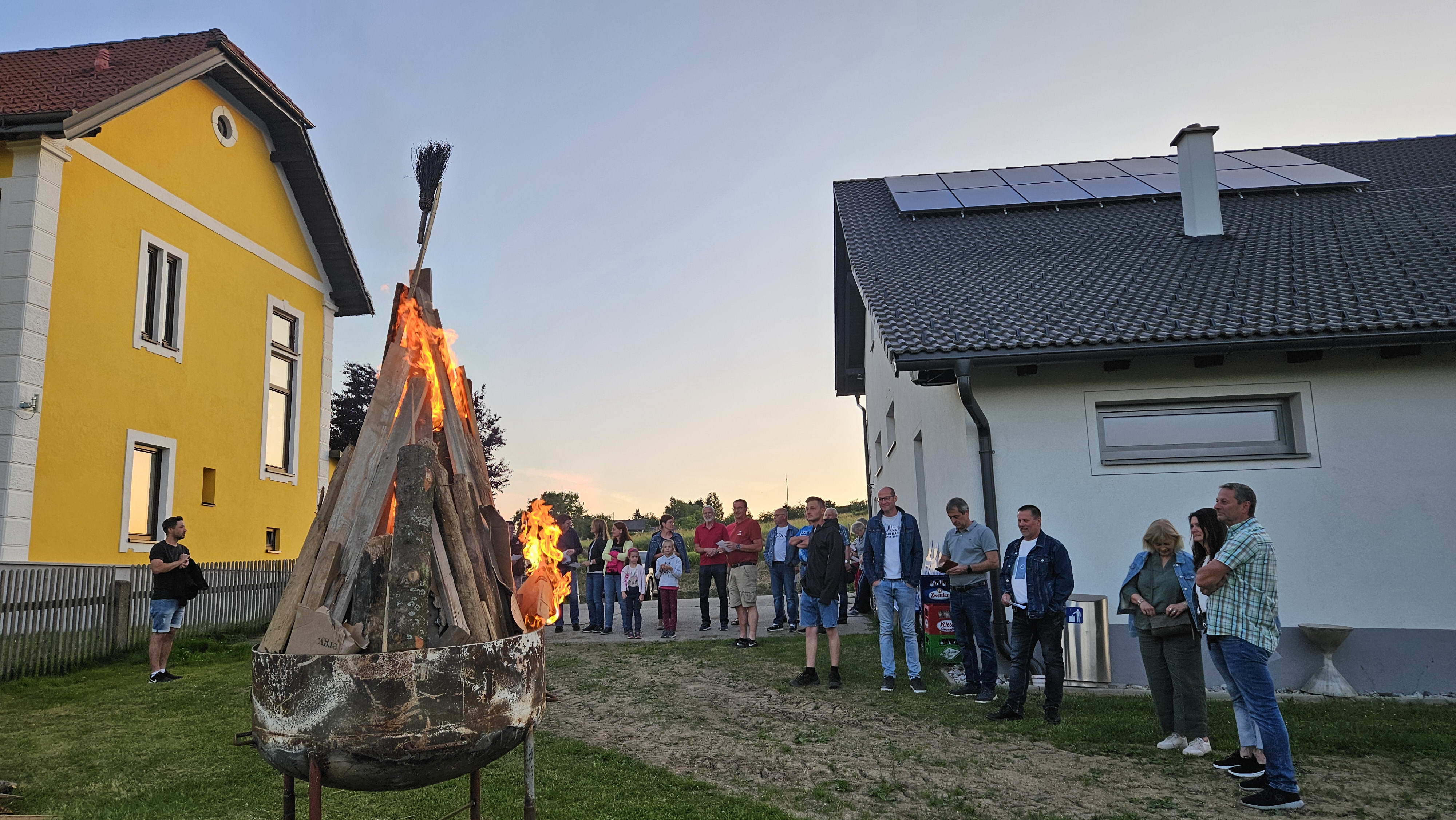 sonnwendfeuer_2025_12.jpg