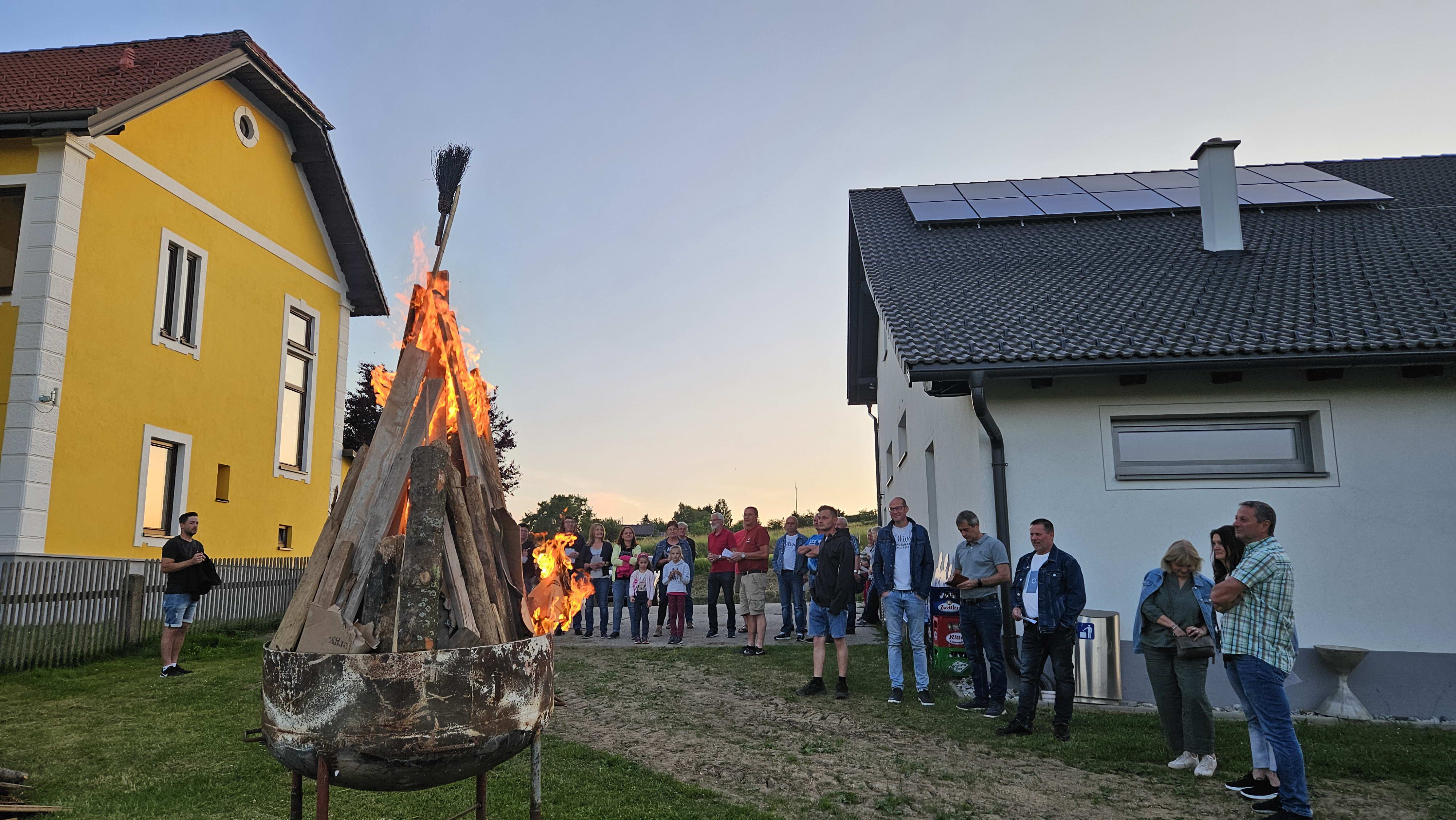sonnwendfeuer_2025_13.jpg