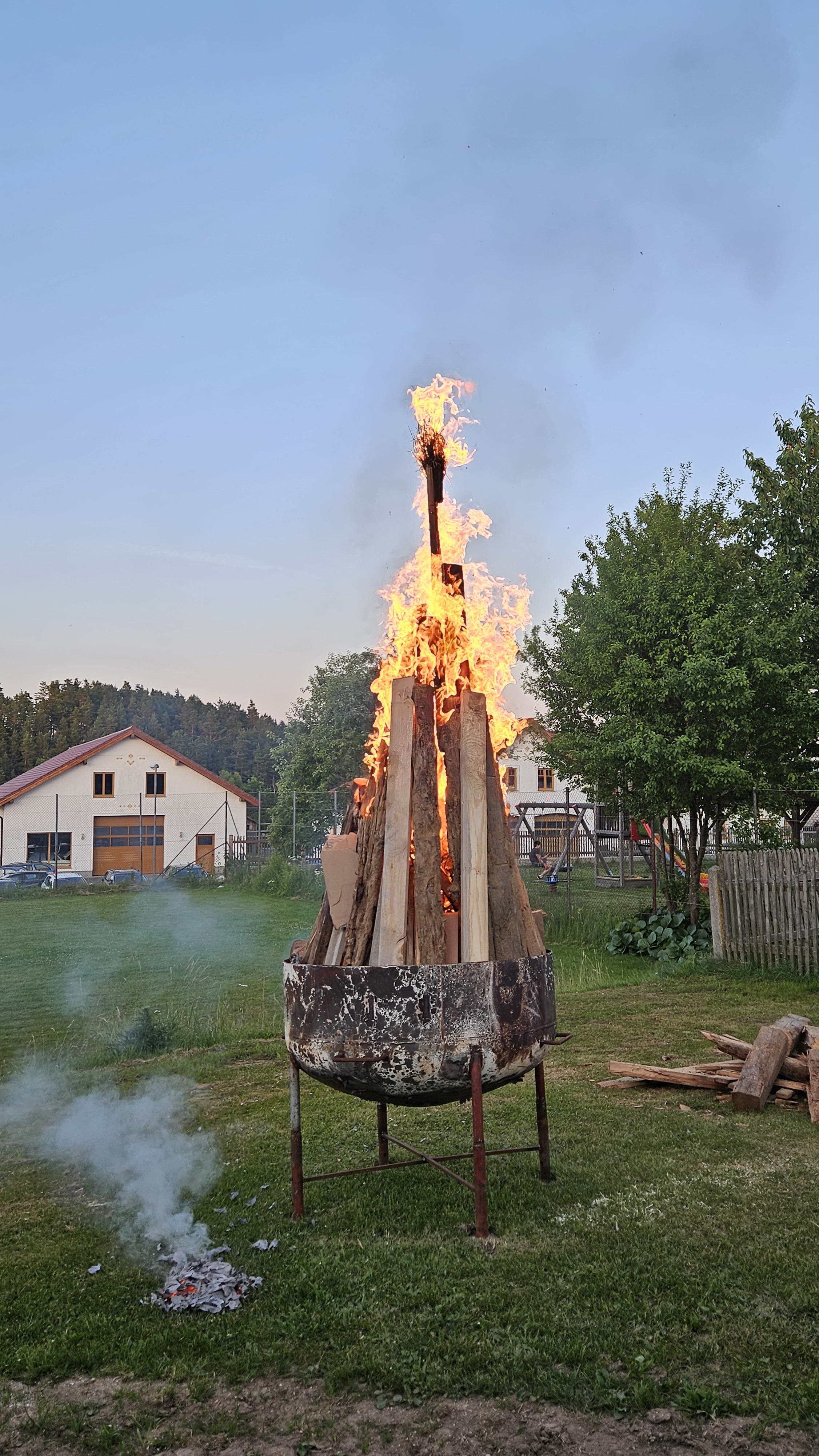 sonnwendfeuer_2025_16.jpg